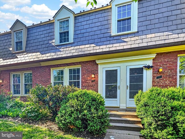 Photo - 1030 S Barton St