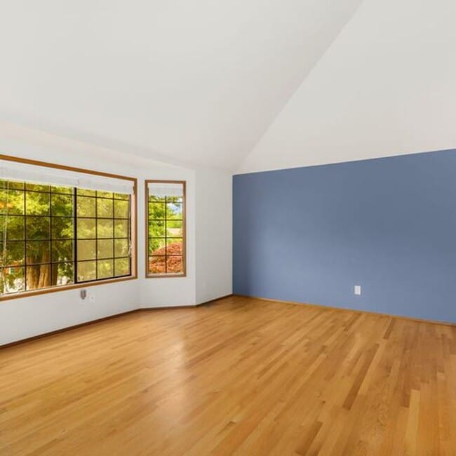 Photo - Spacious Education Hill Beauty