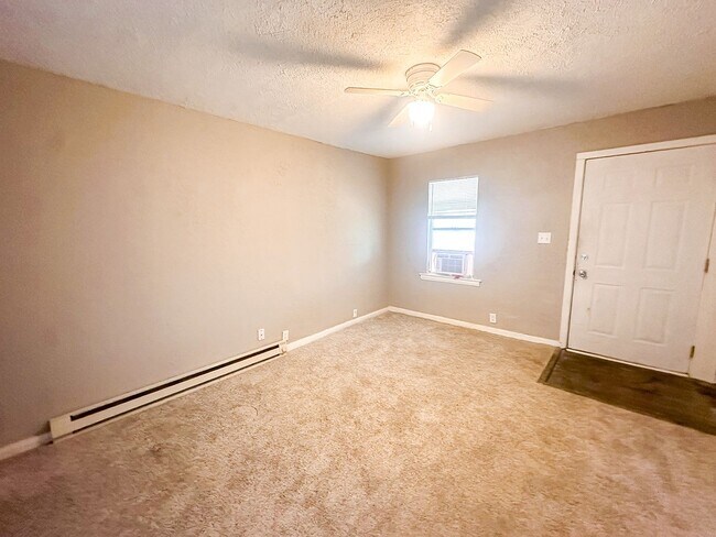 Photo - 253 S Dearborn St