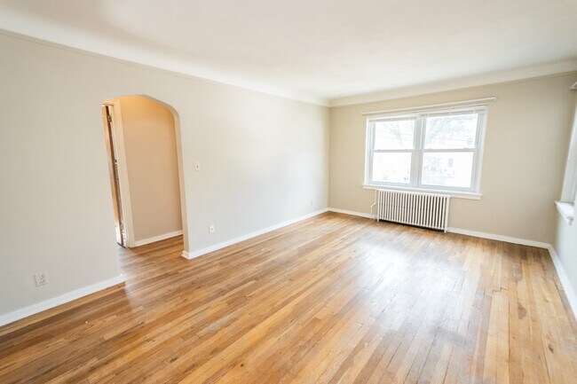 Photo - Larpenteur Villas