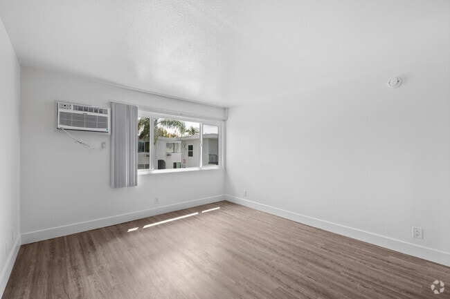 Studio - 450SF - Living Room
