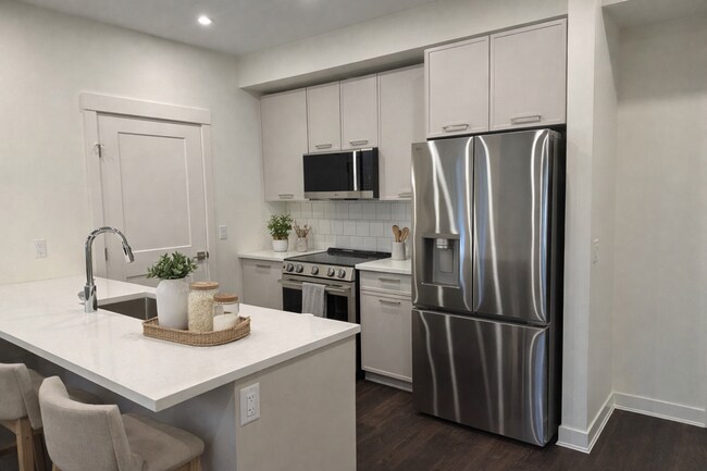 Photo - 5382-200 200 St