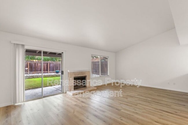 Photo - 480 Amber Ct