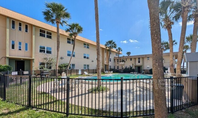 Building Photo - 225 15th Ave N Unit #305 Rental