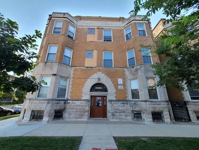 Building Photo - 4856 S Prairie Ave Unit 2 Rental