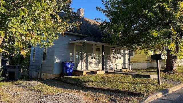 Photo - 141 East St SE