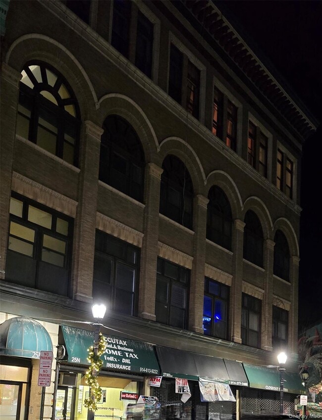Photo - 25 N Broadway Unit 1