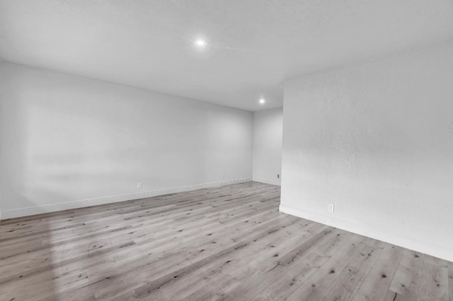 Photo - 2781 SW 2nd St Unidad 1