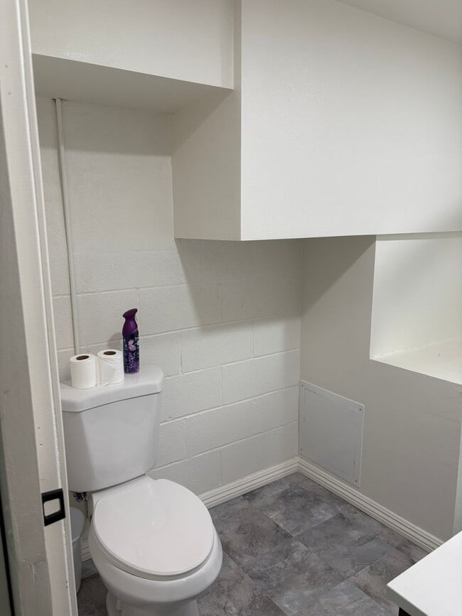 Photo - Charming 1 BR 1BA studio for rent. Unit 9719 Priscilla Dr. 1/2