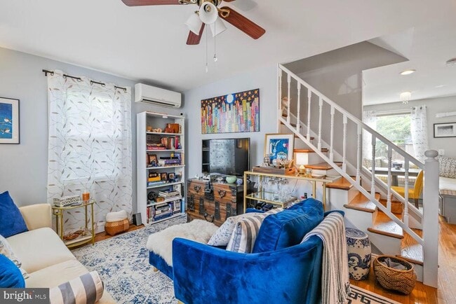 Photo - 2422 S Oakland St