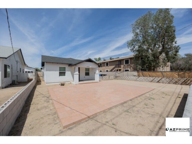 Photo - Stylish 3/2 Phoenix Duplex!