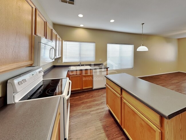 Photo - 14216 W Columbus Ave