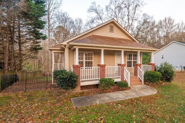 Photo - Charming 3 Bedroom, 2 Bathroom Home in Matthews!
