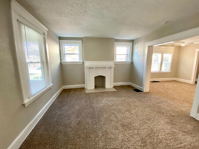 Living Room - 3592 Van Antwerp Plz Unidad 3592