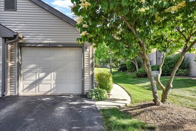 Building Photo - 329 Grissom Ct Unit 329