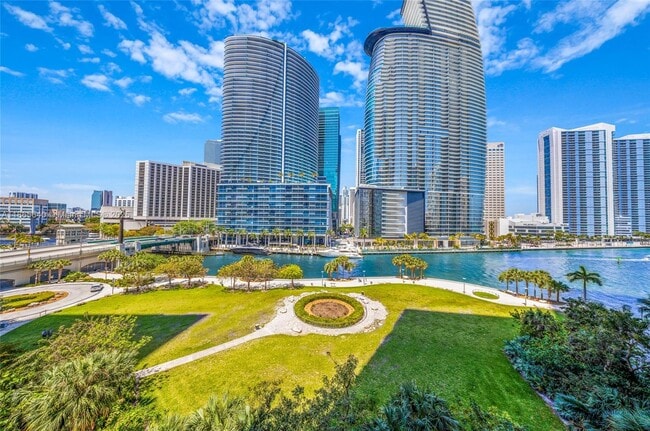 Building Photo - 475 Brickell Ave Unit 712-714 Rental