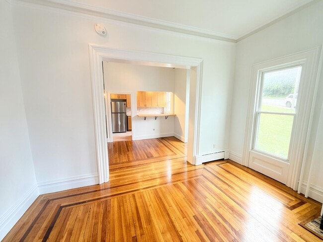 Photo - Newly Renovated 2BR on Sought-After Warren Street with Soaring Ceilings Unit 1
