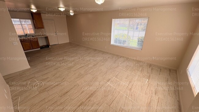 Photo - 3 bedroom/ 2 bathroom apartment