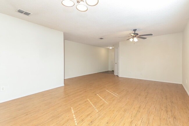 Photo - 8804 Seven Oaks Ln