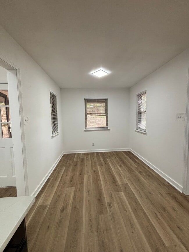 Photo - 516 Green Oak Dr