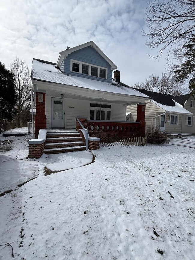 Building Photo - 15712 Cloverside Ave