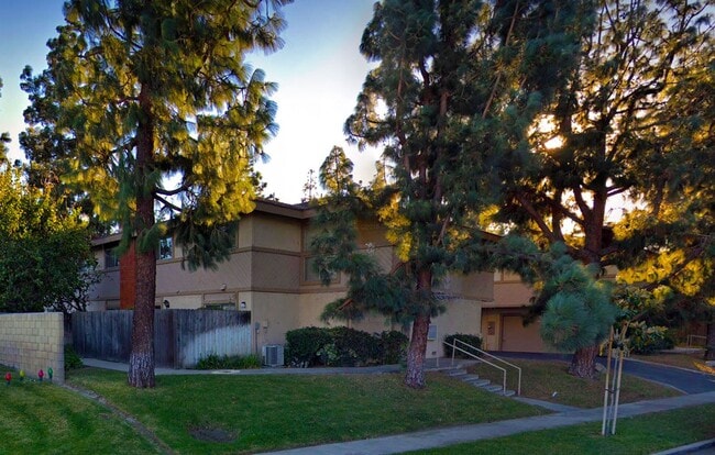 Photo - LAKEVIEW MANOR