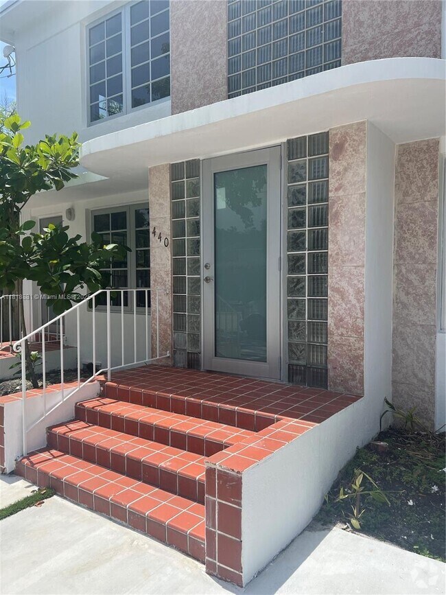 Building Photo - 440 NE 63rd St Unit 4 Rental