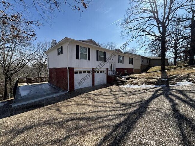 Photo - 322 E Lee Ave