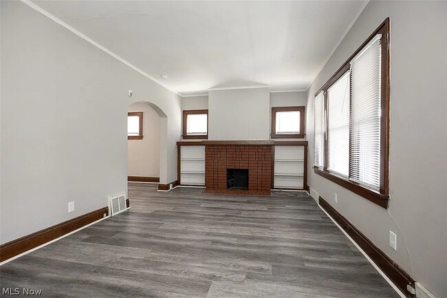 Photo - 10203 Greenview Ave