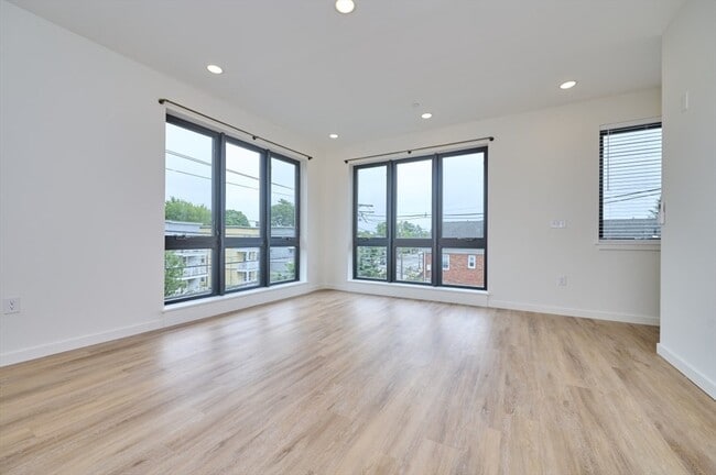 Building Photo - 80 Broadway Unit 3C Rental