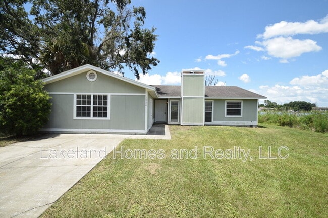 Photo - 1204 Honeytree Ln W