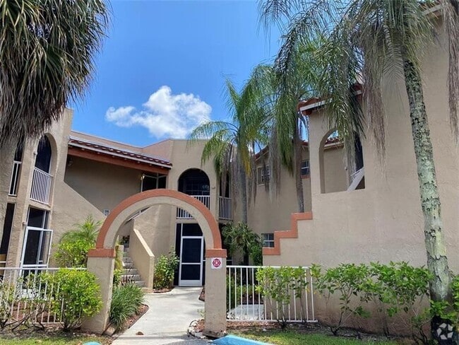 Building Photo - 8734 SW 3rd St Unit 107 Rental
