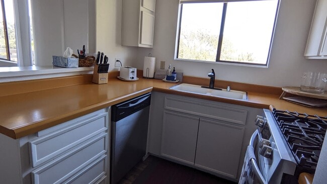 Photo - 5519 Sunbury Ave