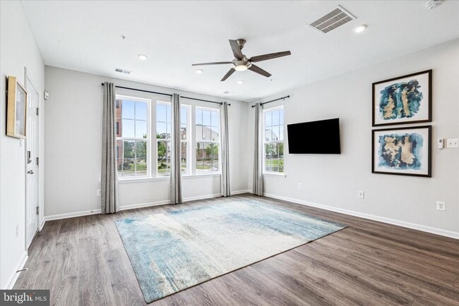 Building Photo - 9454 James MacGowan Ln Unit 447