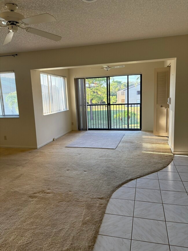 Building Photo - 503 Shady Pine Way Unit B2