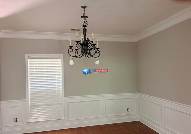 Photo - Spacious 4-bedroom house with fenced, FENCED backyard, Master on Main. Plus BONUS Room