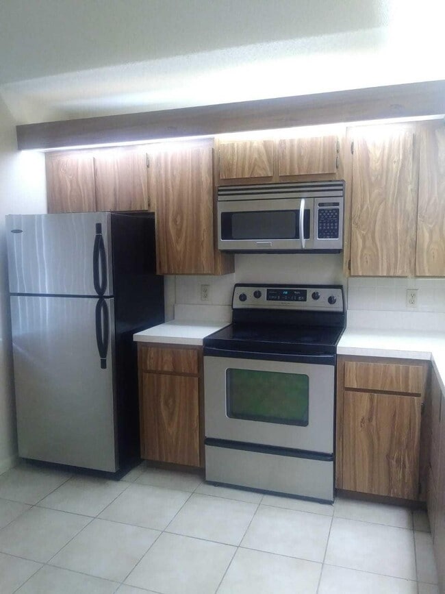 Photo - 3626 Whitehall Dr Unidad 304