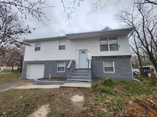 A Spacious 4 bedroom house for Rent !!! - A Spacious 4 bedroom house for Rent !!!