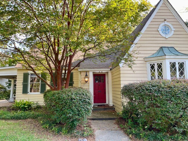4+ Bed/3 Bath Home in the Beautiful Belhav... - 4+ Bed/3 Bath Home in the Beautiful Belhav...