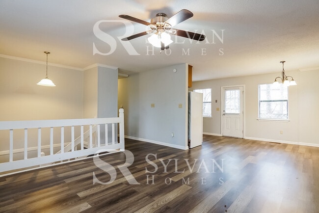 Photo - Spacious 3 Bedroom 2 Bathroom Split Level