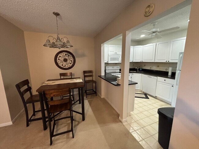 Photo - 335 Knotty Pine Cir Unidad D2