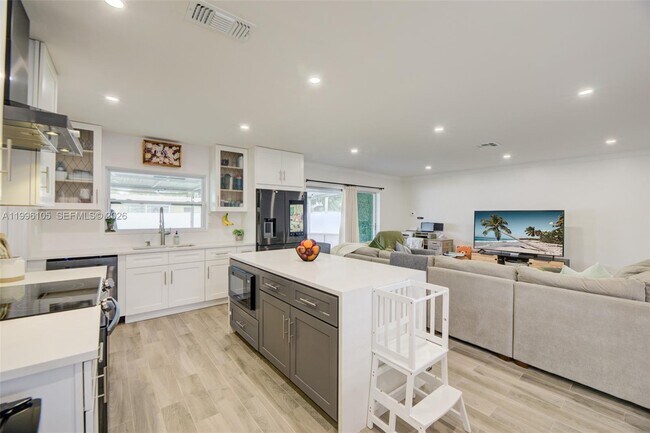 Photo - 8461 NW 16th St