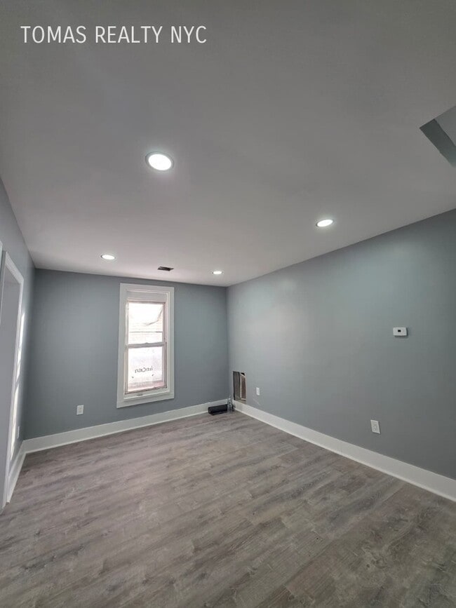 Photo - 243 Woodworth Ave Unit 3l