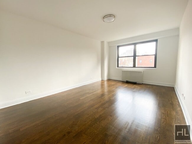 Photo - E 16 ST Unidad 20A