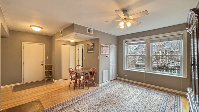 Photo - 4240 N Clarendon Ave Unit 310N