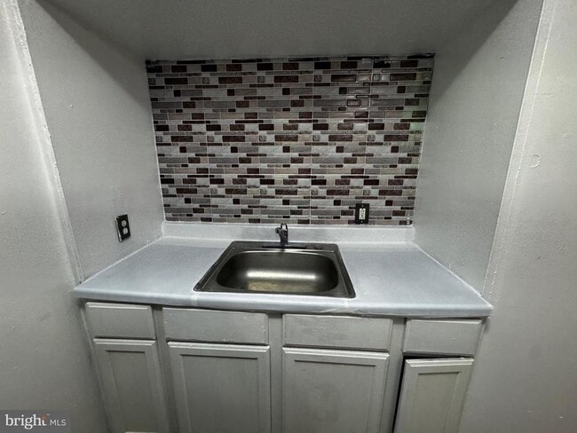 Photo - 323 E Vine St