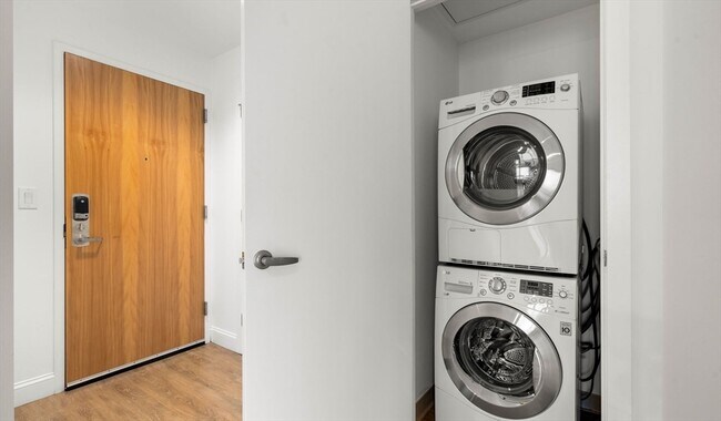 Photo - 99 Kneeland St Unit 807