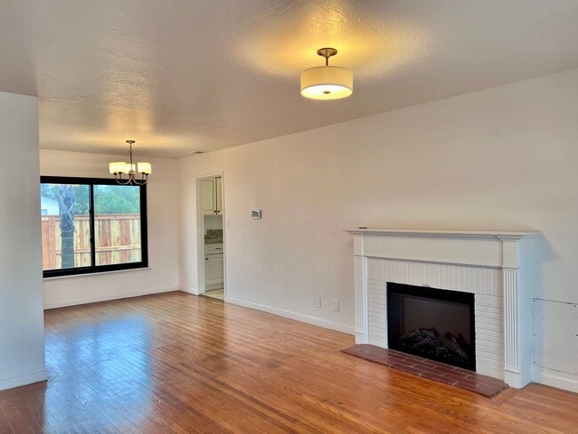 Photo - 3 Bed / 1.5 Bath | Thornwood Terrace Home ...