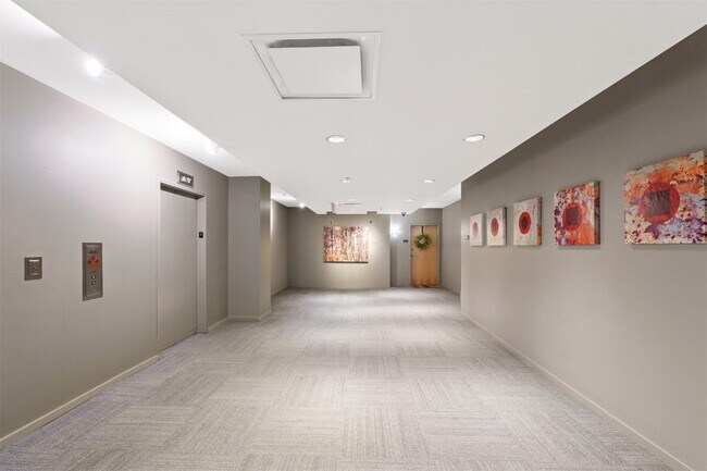 Photo - 915 Olive St Unit 910