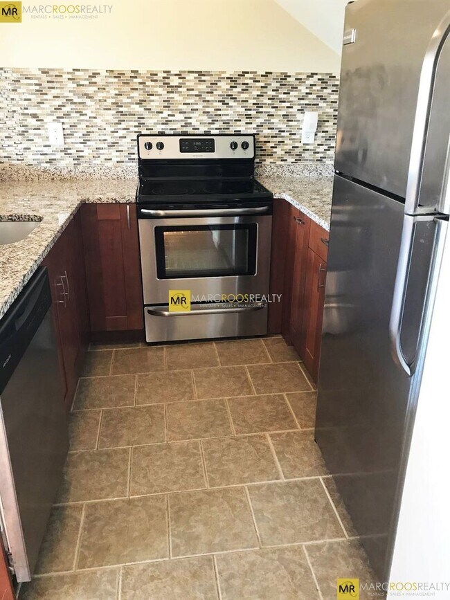 Photo - 138 Marginal St